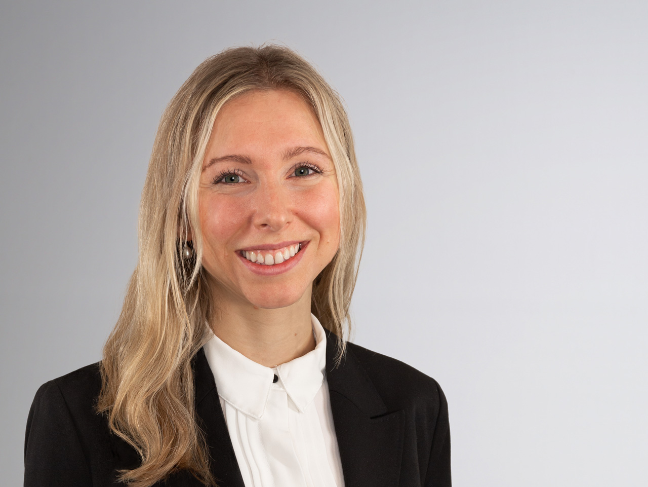 Nadya Bujnowski: Baufinanzierung in München | Hüttig & Rompf
